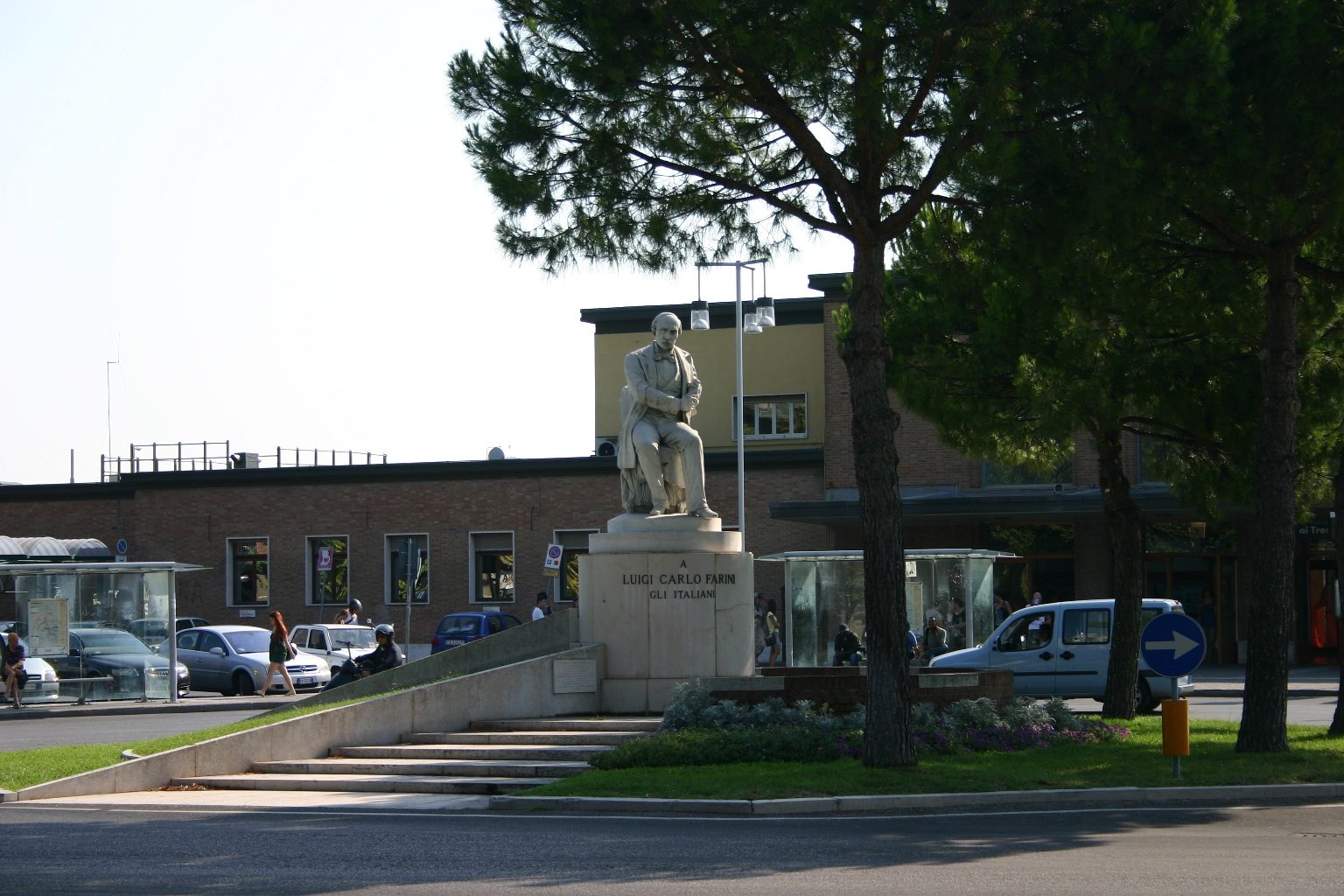 Luigi Carlo Farini's monument, Ravenna, Italy - 01.JPG